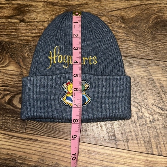 Hogwarts Logo Knit Cuff Beanie Hat Cap Youth - Picture 4 of 4